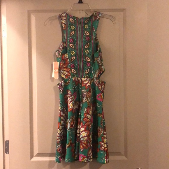 floral green dress - Picture 3 of 5